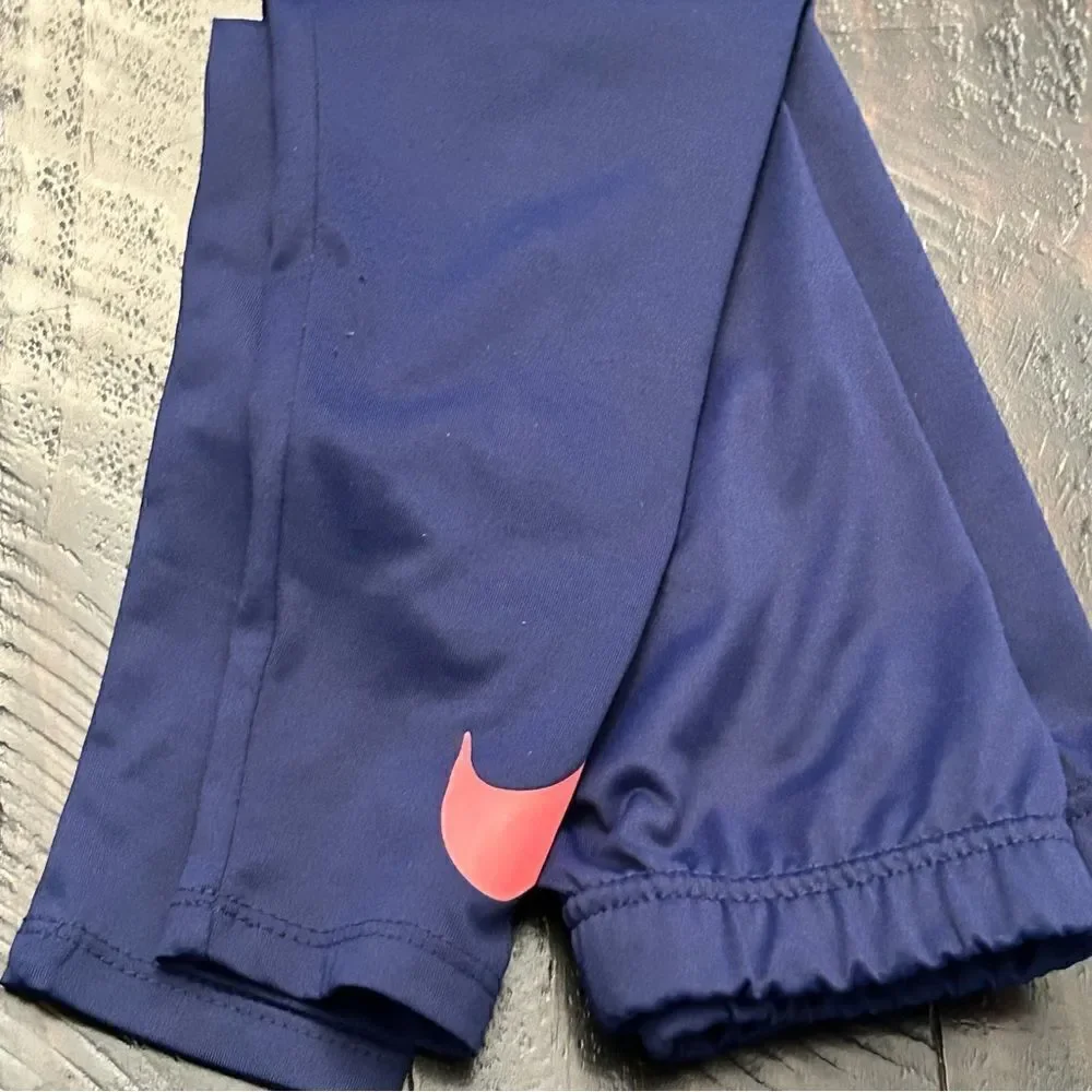Nike girls pull
